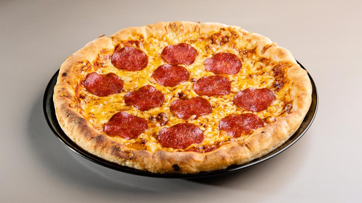 Szalámi Pizza